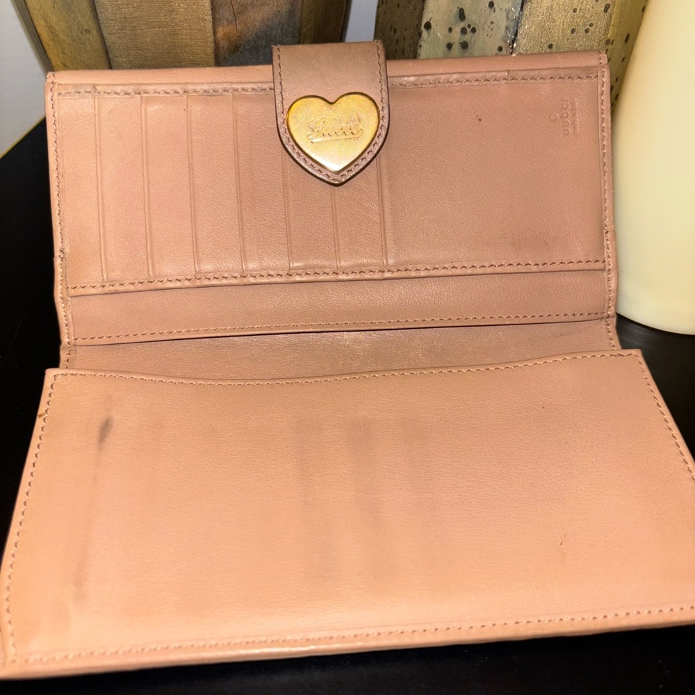 Gucci Tan, Plush Pink and  Gold Wallet - Picture 4 of 7